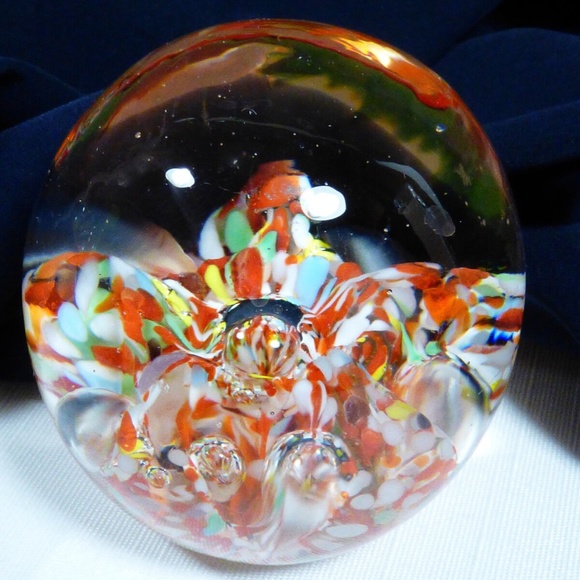 hand made Accents Vtg Art Glass Controlled Bubbles Paperweight
